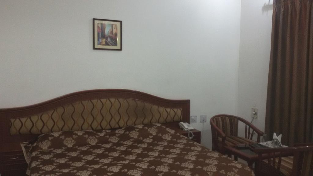 Hotel Sunrise Inn Lucknow Zewnętrze zdjęcie