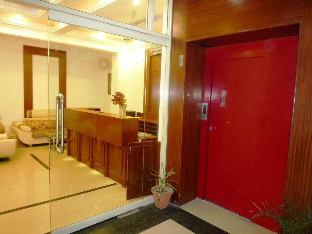 Hotel Sunrise Inn Lucknow Zewnętrze zdjęcie
