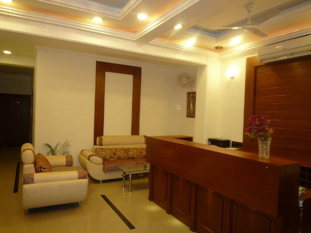 Hotel Sunrise Inn Lucknow Zewnętrze zdjęcie
