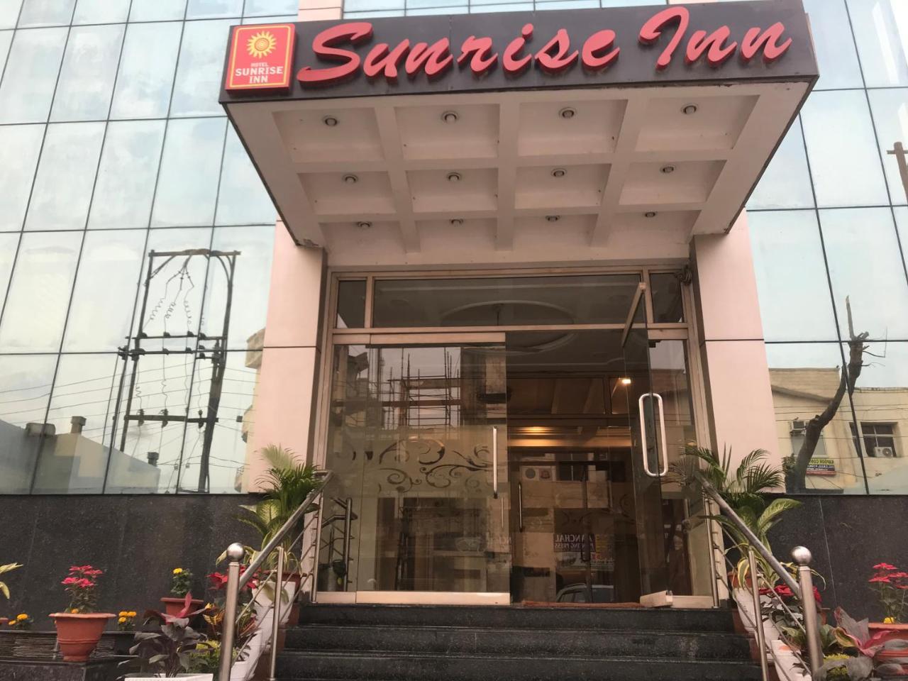 Hotel Sunrise Inn Lucknow Zewnętrze zdjęcie