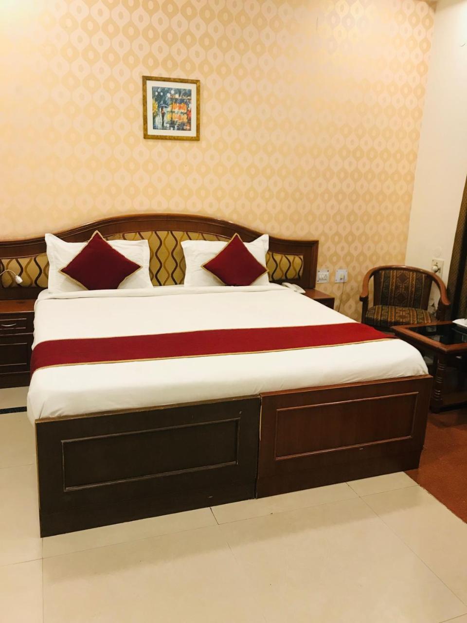 Hotel Sunrise Inn Lucknow Zewnętrze zdjęcie