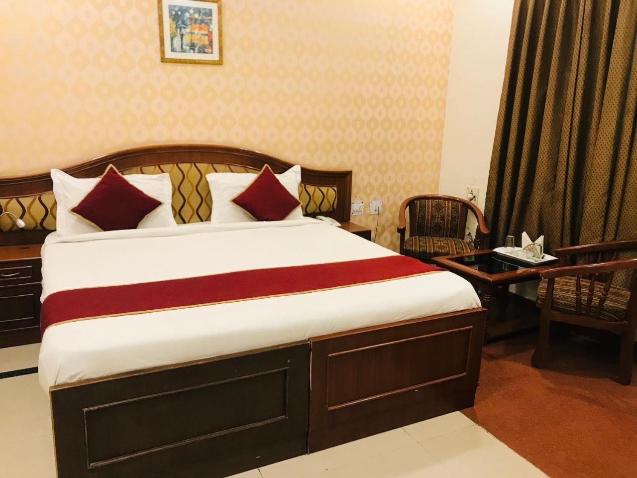 Hotel Sunrise Inn Lucknow Zewnętrze zdjęcie