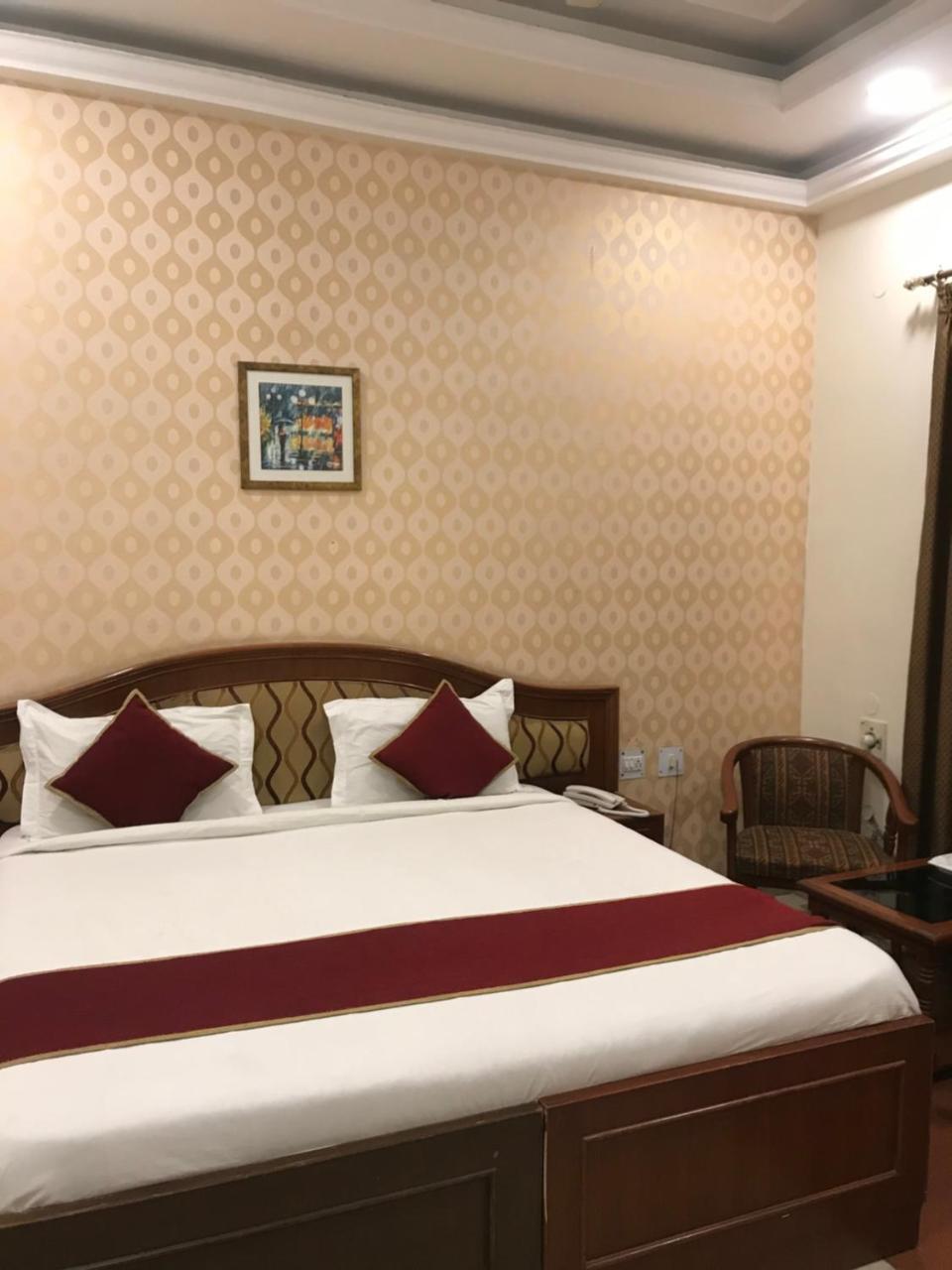 Hotel Sunrise Inn Lucknow Zewnętrze zdjęcie
