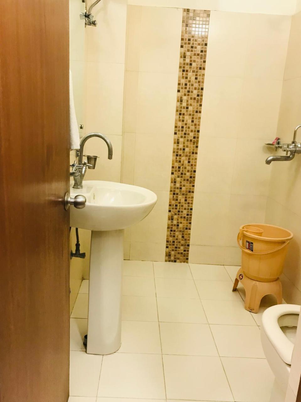 Hotel Sunrise Inn Lucknow Zewnętrze zdjęcie